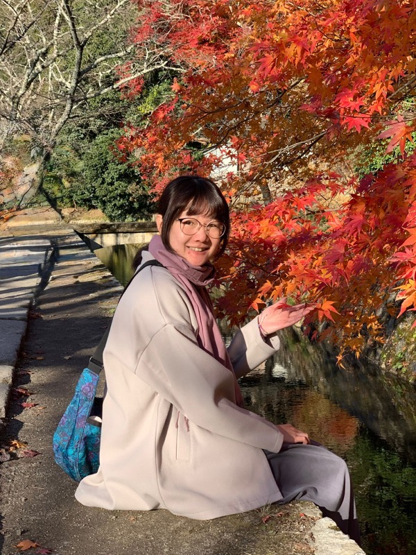 何鳳琴女士